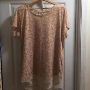 BNWOT floral shirt with bow and lace detail